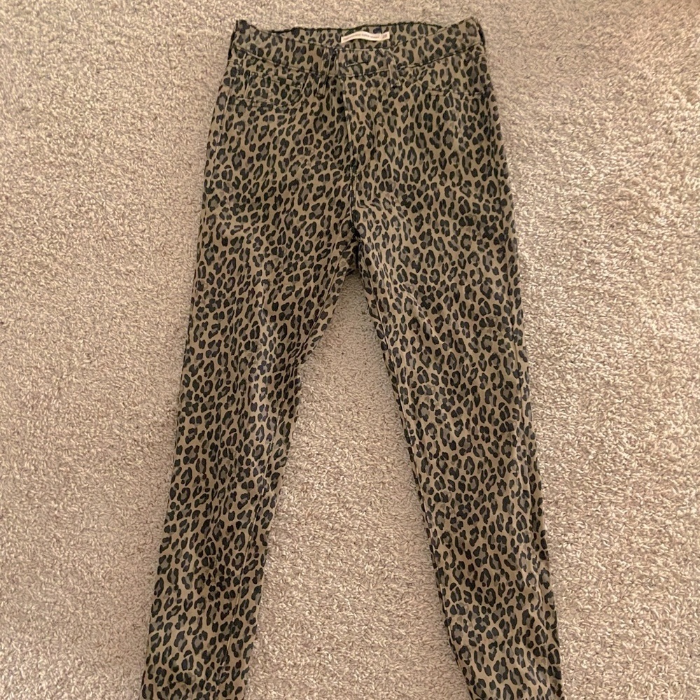 Never worn Levi’s 720 Leopard Jeans